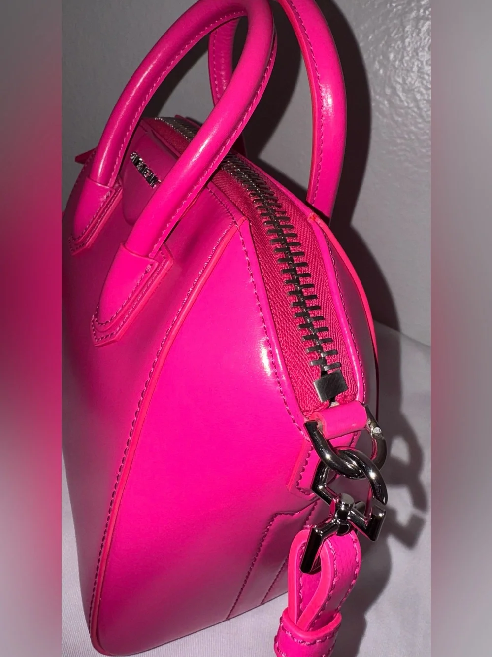 New Givenchy Antigona Mini Leather Satchel Bag - Shocking Pink